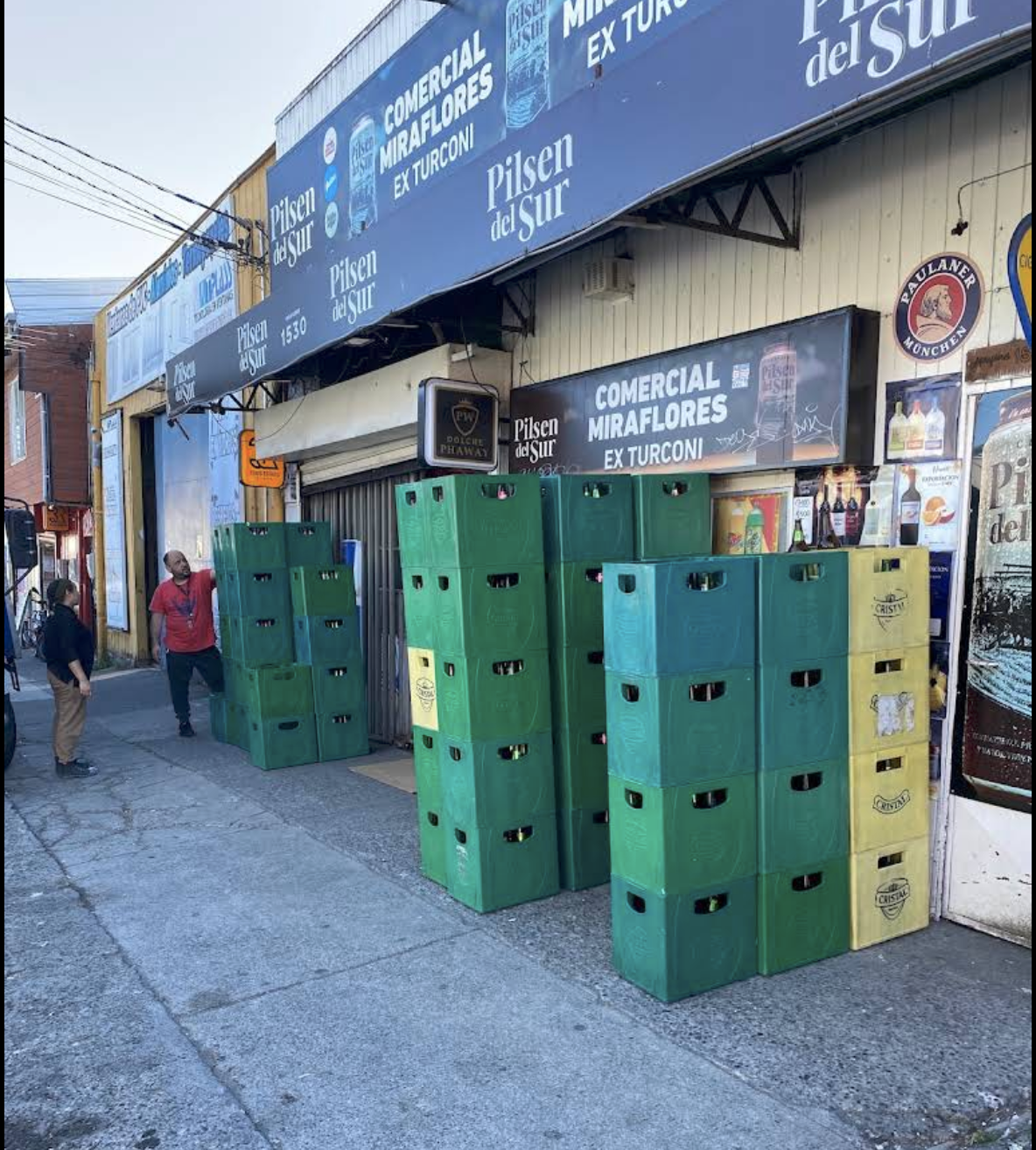 Fachada de Comercial Miraflores, botillería en Puerto Montt, Los Lagos