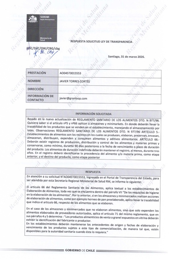 Respuesta oficial de la Seremi de Salud Región Metropolitana sobre la aplicación del RSA 977/96 artículos 66 y 71 a minimarkets y almacenes en Chile. Solicitud N°AO045T0015553, firmada por Francisco Bello Salinas, Jefe Departamento Acción Sanitaria, marzo 2026.